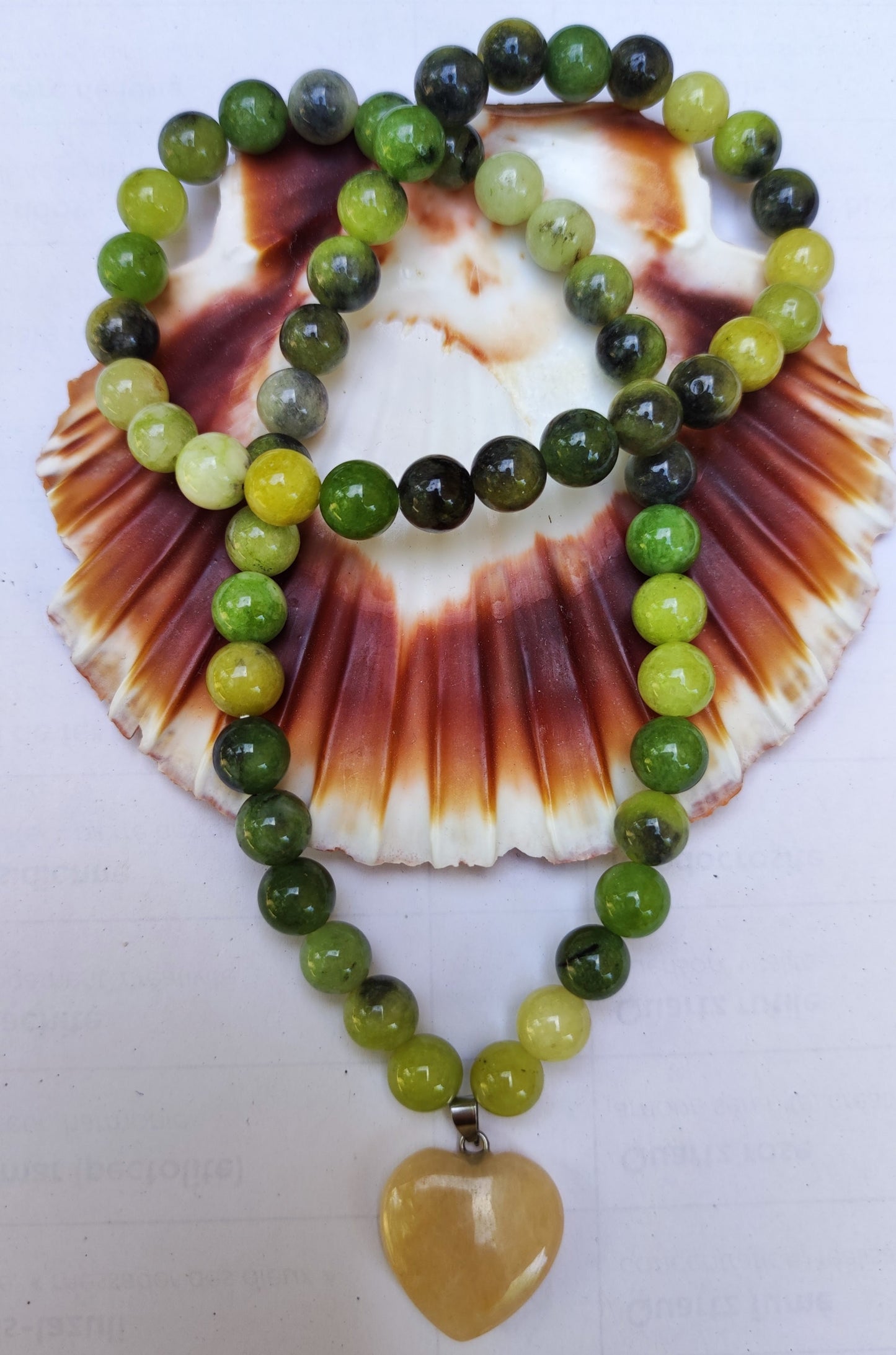 Collier Jade Néphrite avec son pendentif cœur de jaspe