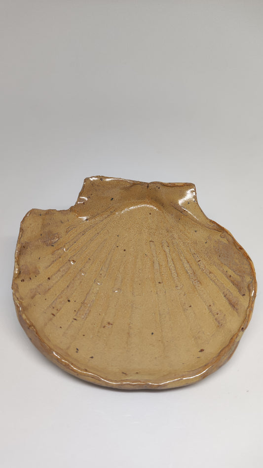 Coquille Saint-Jacques en céramique artisanale
