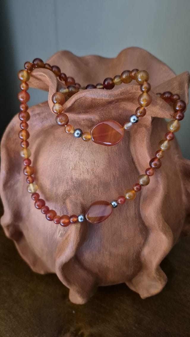 Bracelets en cornaline, pierre de vitalité et de créativité. Chaque perle est unique !