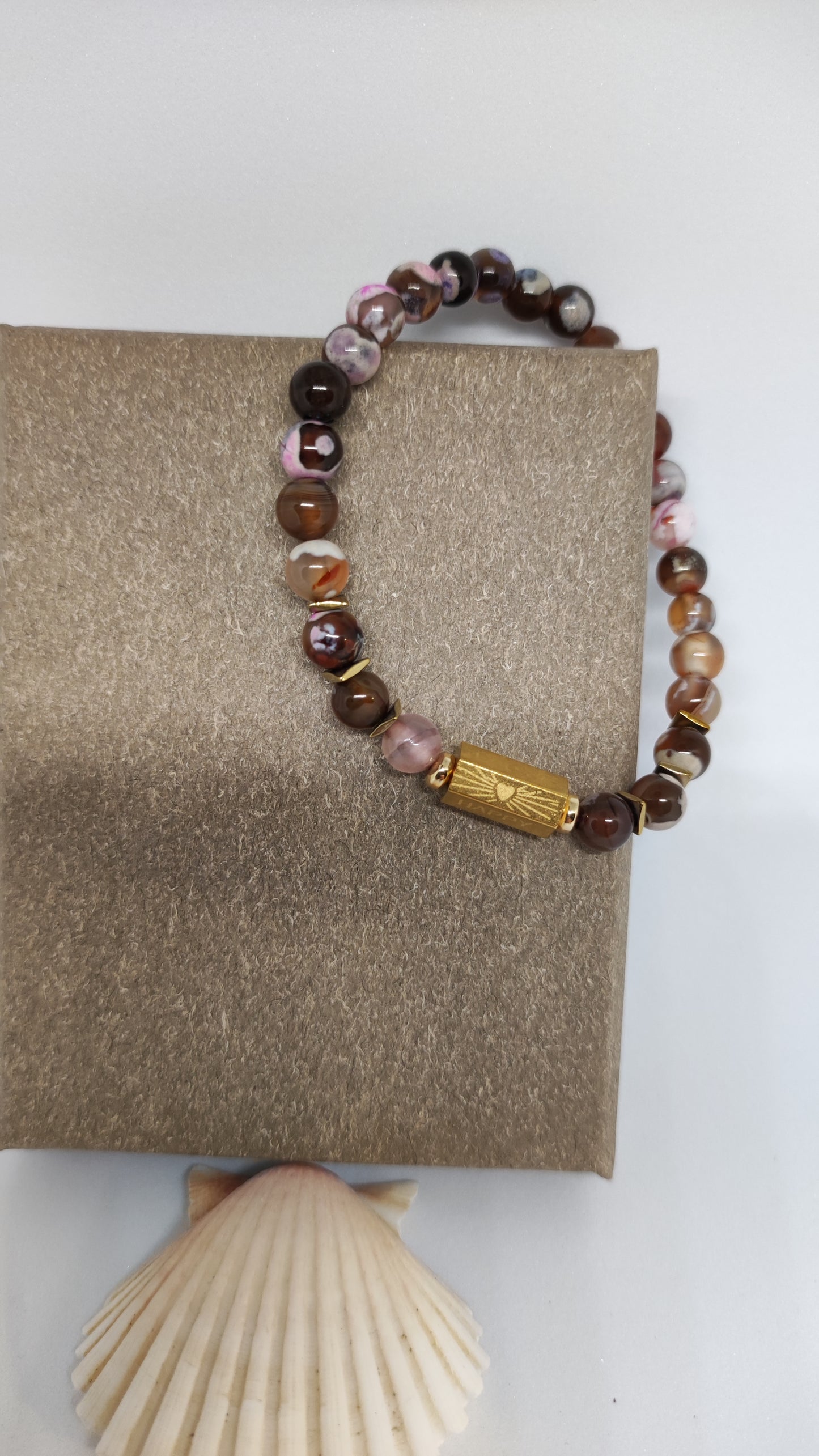 Coffret bracelet en Agate avec médaillon.