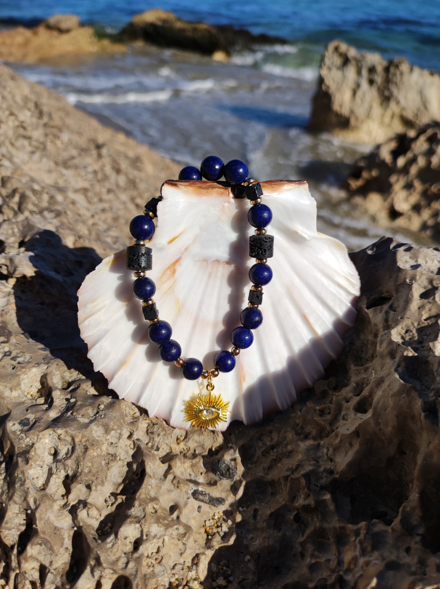 Coffret Bracelet Lapis Lazuli,Pierre de Lave avec son pendentif Soleil doré